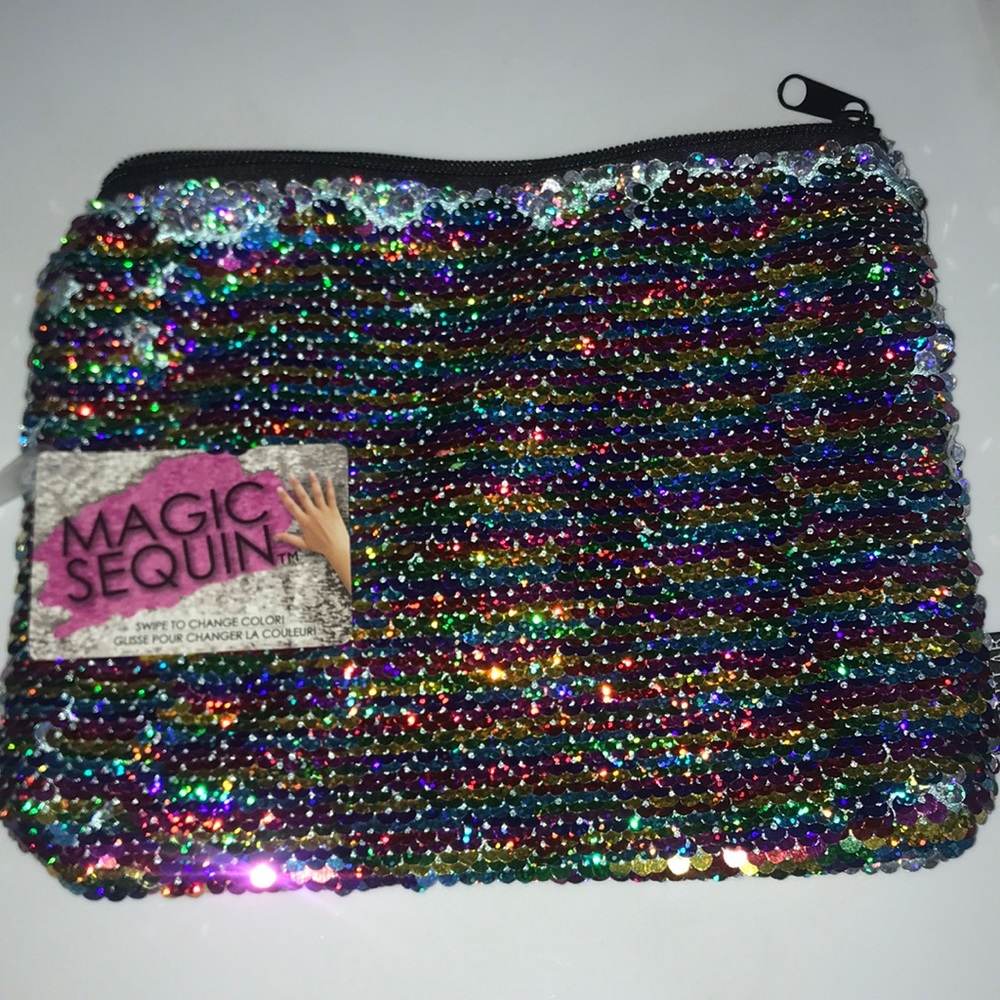 Magic sequin pouch